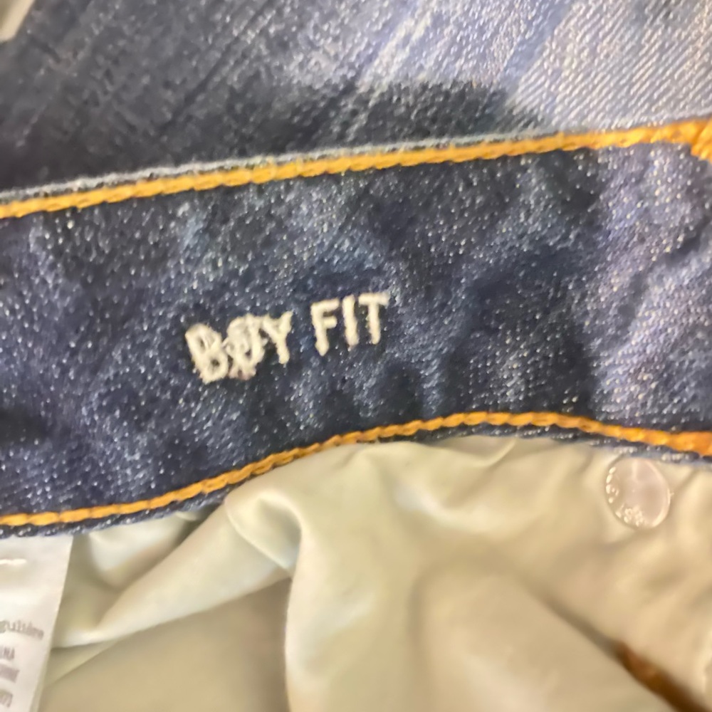 AMERICAN EAGLE Boy Fit Dark Wash Mid Rise Relaxed Cropped Jean Women's 6 - Picture 1 of 7